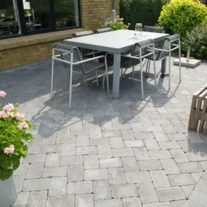Belægning med Holmegaardssten 14x21 cm til indkørsel og stier