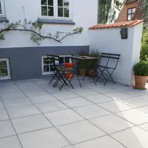Komplet terrassepakke med fliser 50x50x5 cm i grå