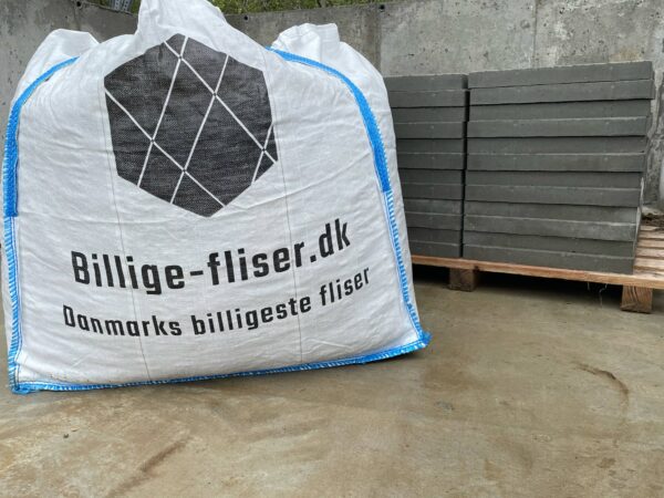 Komplet GørDetSelv pakke til en ny terrasse. (Fliser)